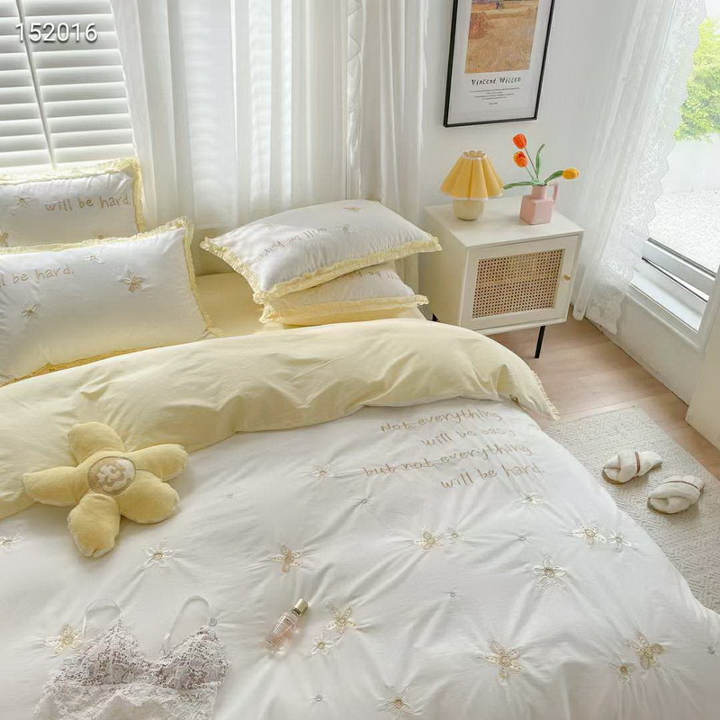 Machine washing duvet set